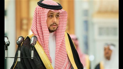 نائب أمير القصيم يُعزي أسرة العميد السلطان