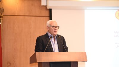 محافظ بورسعيد يكلف بالالتزام بمواعيد غلق المولات والمطاعم والمقاهي