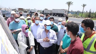 وزير النقل يتفقد أعمال تطوير الطريق الدولي الساحلي (صور)