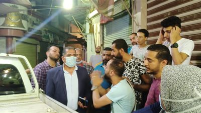 حملة بالمنصورة تلزم المنشآت التجارية المتجاوزة بمواعيد الغلق