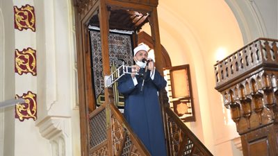 محافظ قنا يؤدى صلاة عيد الفطر بمسجد سيدي عبدالرحيم القنائي 