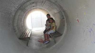 جيش الاحتلال يطالب سكان المستوطنات الحدودية بالبقاء داخل الملاجئ