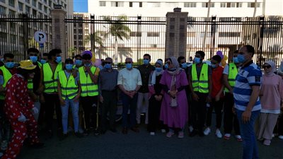 محافظ بورسعيد يتابع جهود الأحياء في تنفيذ قرارات غلق الشواطئ (صور)