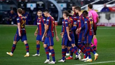 مجزرة.. طرد 14 لاعبًا خارج برشلونة (بالأسماء)