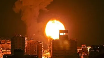 عاجل.. الظلام يخيم على غزة بعد الغارات الإسرائيلية