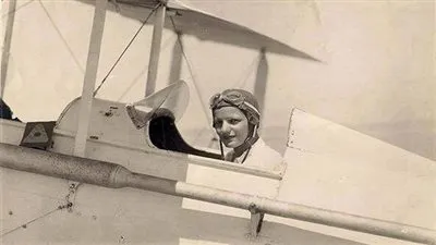 كابتن طيار لطفية النادي.. أول امرأة عربية في التاريخ تقود طائرة