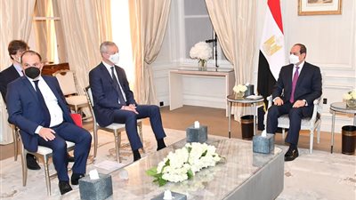 كيف نجحت زيارة السيسي لفرنسا في دعم الاقتصاد المصري؟