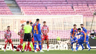 صفقة كبرى بين برشلونة وأتلتيكو مدريد