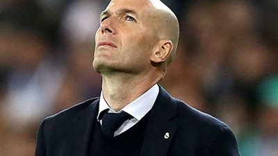 الغموض يسيطر على مستقبل زيدان مع ريال مدريد