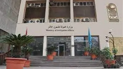 قرارات تثير غضب العاملين في الآثار.. ومصادر تصفها بالتعسفية