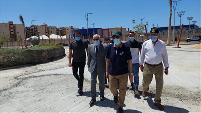 محافظ بورسعيد يتابع سير العمل في إنشاء ساحة نهضة بورسعيد (صور)