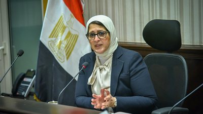 وزيرة الصحة تكشف تفاصيل تطعيم العاملين في المدارس والجامعات المصرية