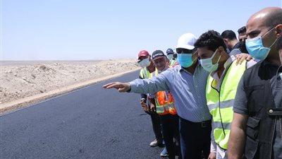 كامل الوزير: محور قوص يلغي المعديات النيلية وينمي منطقة الصناعات الحرفية