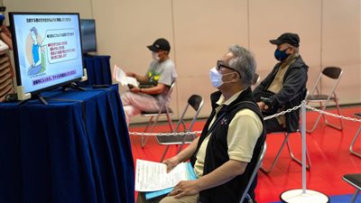 اليابان تفتح مراكز تطعيم جماعية لكبار السن قبل انطلاق الأولمبياد