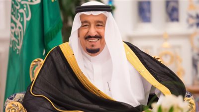 خادم الحرمين الشريفين يُجري اتصالاً هاتفيًا بسلطان عُمان