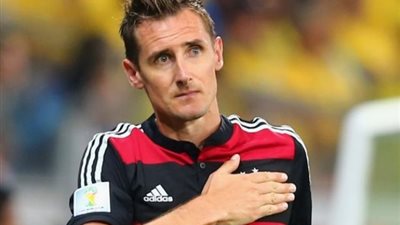 كلوزه يتعرض لأزمة صحية 