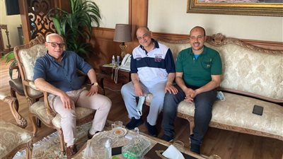 محافظ بورسعيد يتابع استعدادات المحافظة لعيد الأضحى المبارك  