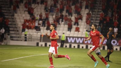 مرور 60 دقيقة.. الأهلي يهز الشباك أمام نهضة بركان في السوبر الإفريقي