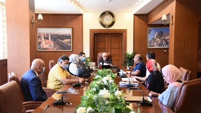 محافظ بورسعيد يتابع مستجدات الأعمال في مشروعات تطوير حي الضواحي (صور)