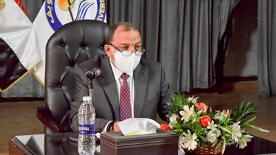 رئيس جامعة بني سويف لمديري الكليات الجُدد: طبقوا العدالة وتجنبوا الصراعات (صور)