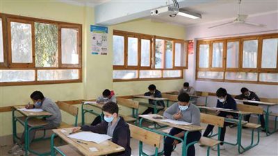 تعرف على مصير الطالب المصاب بكورونا أثناء امتحانات الإعدادية 