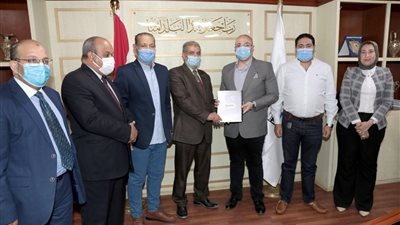 بقيمة 20 مليون جنيه.. محافظ بني سويف يشهد تسليم عقد التمويل متناهي الصغر