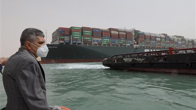 أسامة ربيع عن تعويض قناة السويس بعد السفينة الجانحة: 