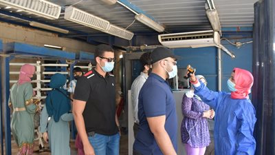 رئيس جامعة القاهرة: الجمع بين نظامي الأونلاين والحضور حسب طبيعة كل كلية (صور)