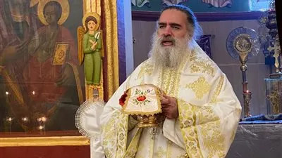 المطران عطا الله حنا يترأس القداس ببلدة جفنا