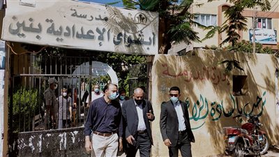 نائب محافظ الفيوم ورئيس مدينة إبشواي يتابعان لجان امتحانات الشهادة الإعدادية (صور)