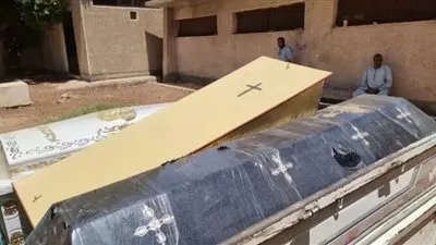 الأهالي يستعدون لتشييع 5 جثامين ضحايا مذبحة قرية أولاد حمزة فى سوهاج