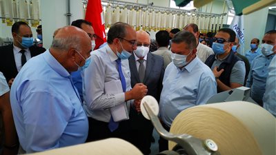  وزير قطاع الأعمال يزور شركة غزل المحلة 