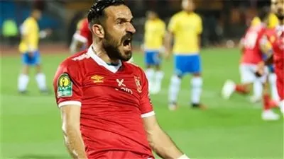 الأهلي ينجح في الحصول على موافقة علي معلول لتجديد عقده