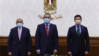 رئيس الوزراء يشهد مراسم توقيع مذكرة تفاهم لدعم المشروعات المتوسطة والصغيرة