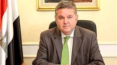 بالفيديو.. وزير قطاع الأعمال يكشف تفاصيل زيارته لشركة النصر للسيارات