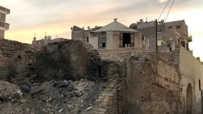 بدء عمليات هدم حمام قنا العثماني بعد صدور قرار بشطبه