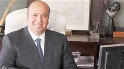  سهم القلعة يتراجع 2.8٪ بعد منع احمد هيكل من السفر