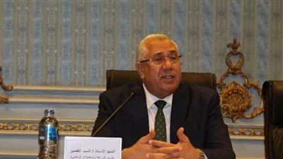 وزير الزراعة يُحذر من وقوف السدود حائلا أمام التوزيع العادل للمياه