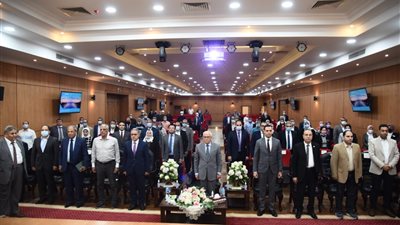 محافظ بورسعيد: نحن الأوائل في حجم الاستثمارات بنسبة 357 مليار جنيه (صور)