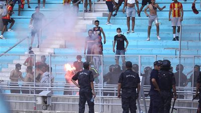 الأمن التونسي يدفع بقوات إضافية للسيطرة على الشغب الجماهيري