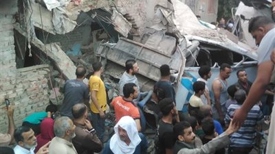 عاجل.. مصرع شخصين وإصابة 6 آخرين جراء حادث تصادم قطار بضائع بأتوبيس في حلوان 