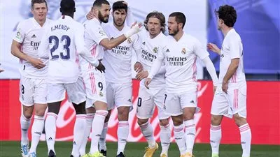 أنشيلوتي يحسم موقف خاميس من العودة لريال مدريد 