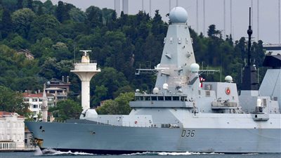 بريطانيا تنفي إطلاق روسيا طلقات تحذيرية على مدمرتها بالقرب من شبه جزيرة القرم 