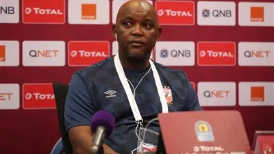 موسيماني يُعلنها ويُقرر الإطاحة بنجم الأهلي