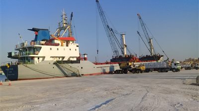 تصدير 4500 طن أسمنت أبيض إلى سوريا عبر ميناء العريش (صور)