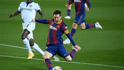 لابورتا يضحي بـ 5 لاعبين من أجل ميسي