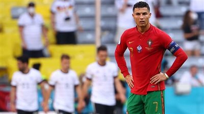 كريستيانو يسعى لخطف لقب عميد لاعبي العالم من بدر المطوع