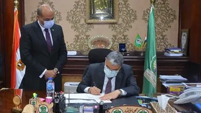 محافظ المنيا يصدر قرارا بالموافقة علي ترقية 284 معلم وأخصائي