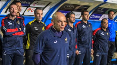 عاجل.. تاكياس جونياس مديرًا فنيًا لبيراميدز خلفًا لأروابارينا 