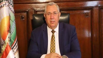 وزير الزراعة يعلن الموافقة على تحمل تكاليف تركيب أجهزة التتبع بمراكب الصيد